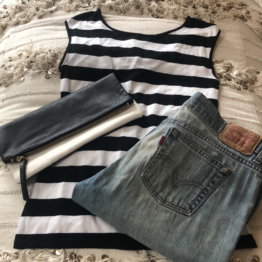 Express Black & White Top🖤BOGO!!!!